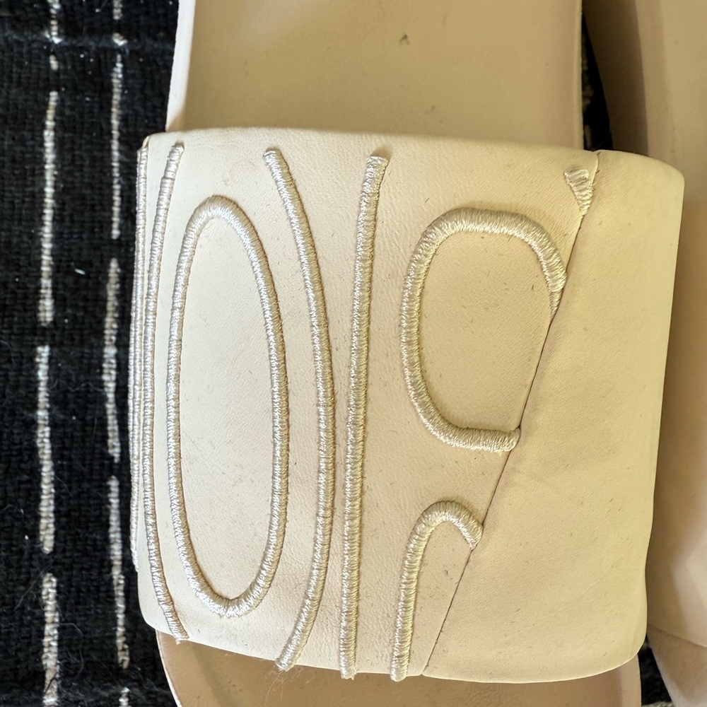 Jordan Cream Slide Sandals with Minimalist Design - Picture 4 of 6